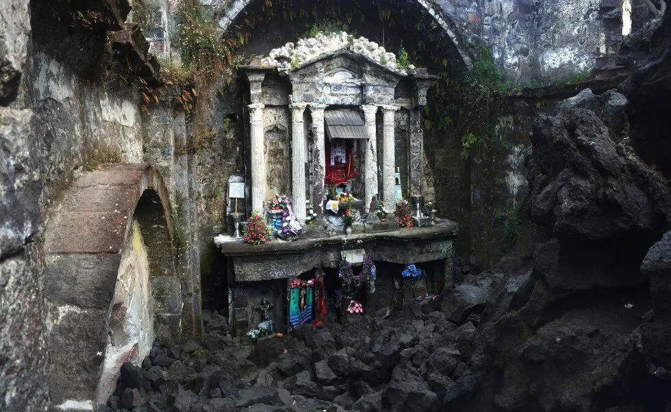 altar_iglesia_paricutin